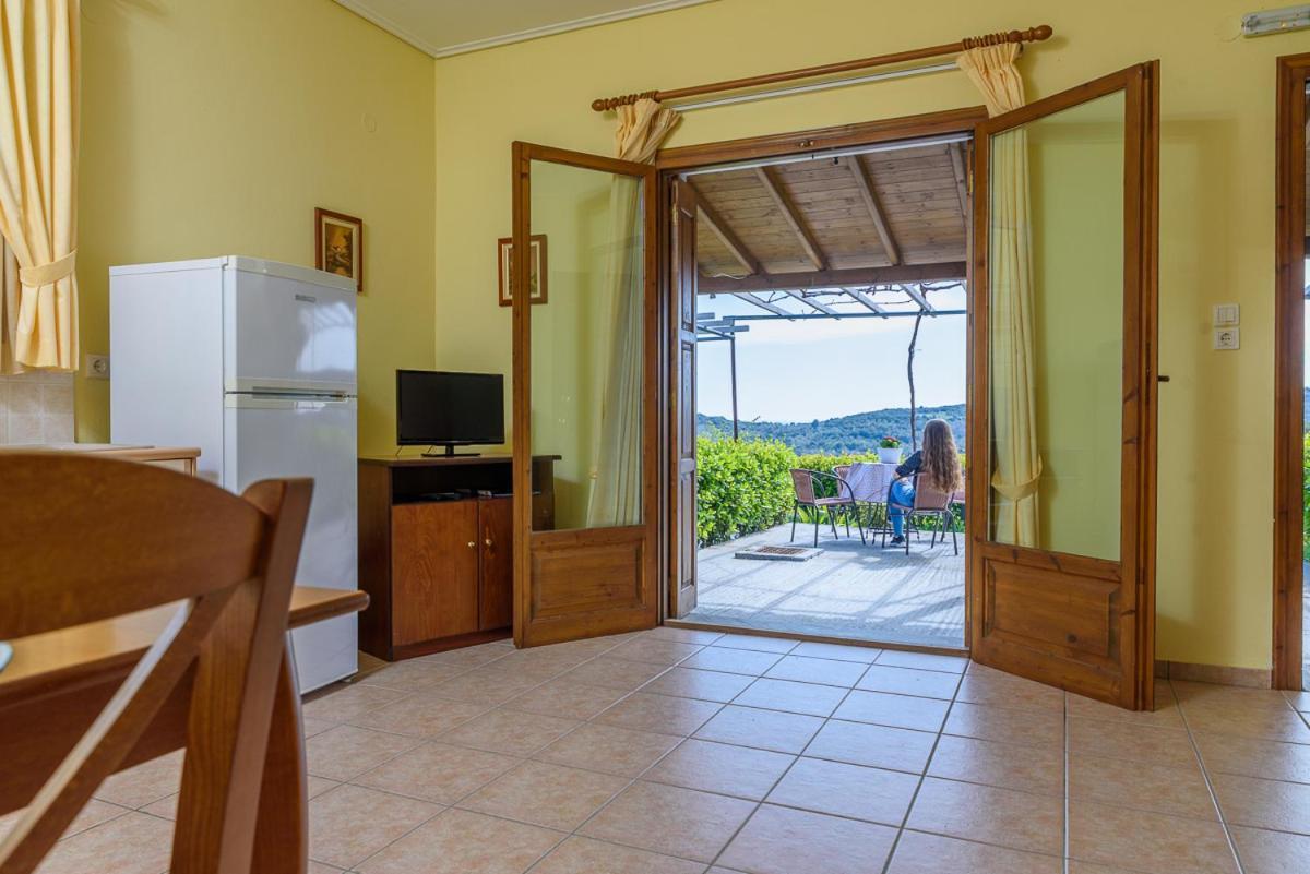Leonidas Xinovrisi Exterior foto