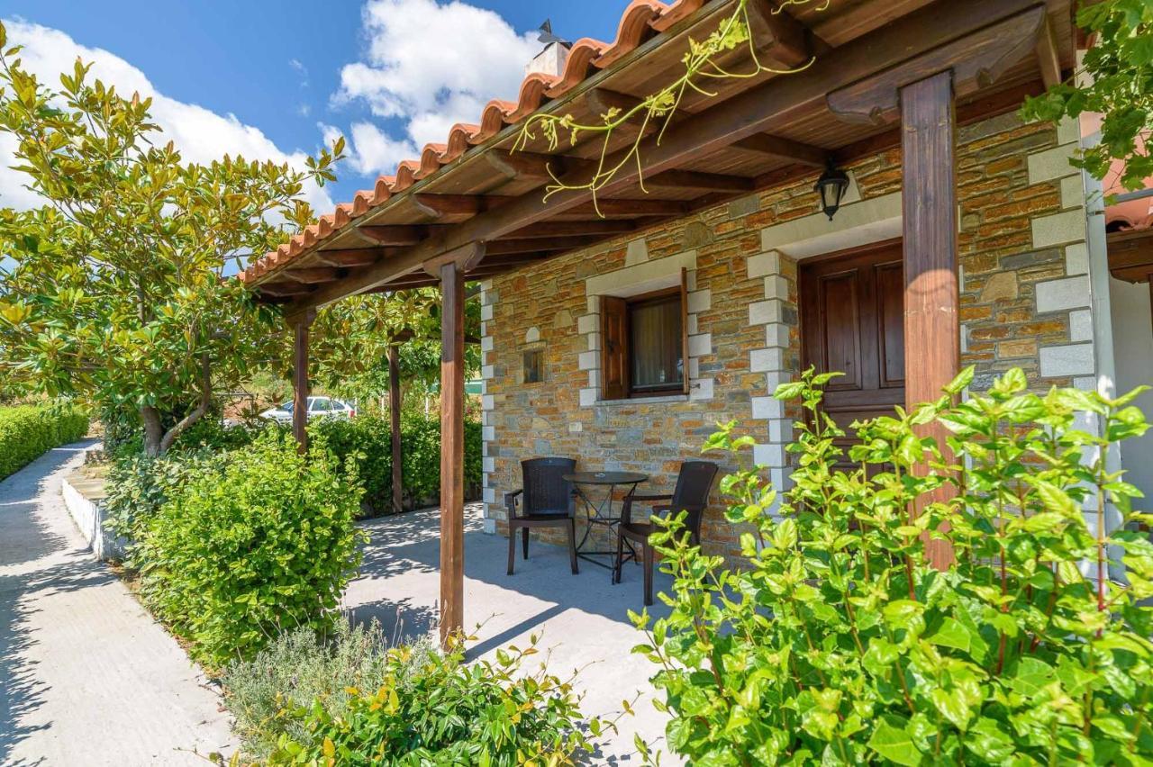 Leonidas Xinovrisi Exterior foto