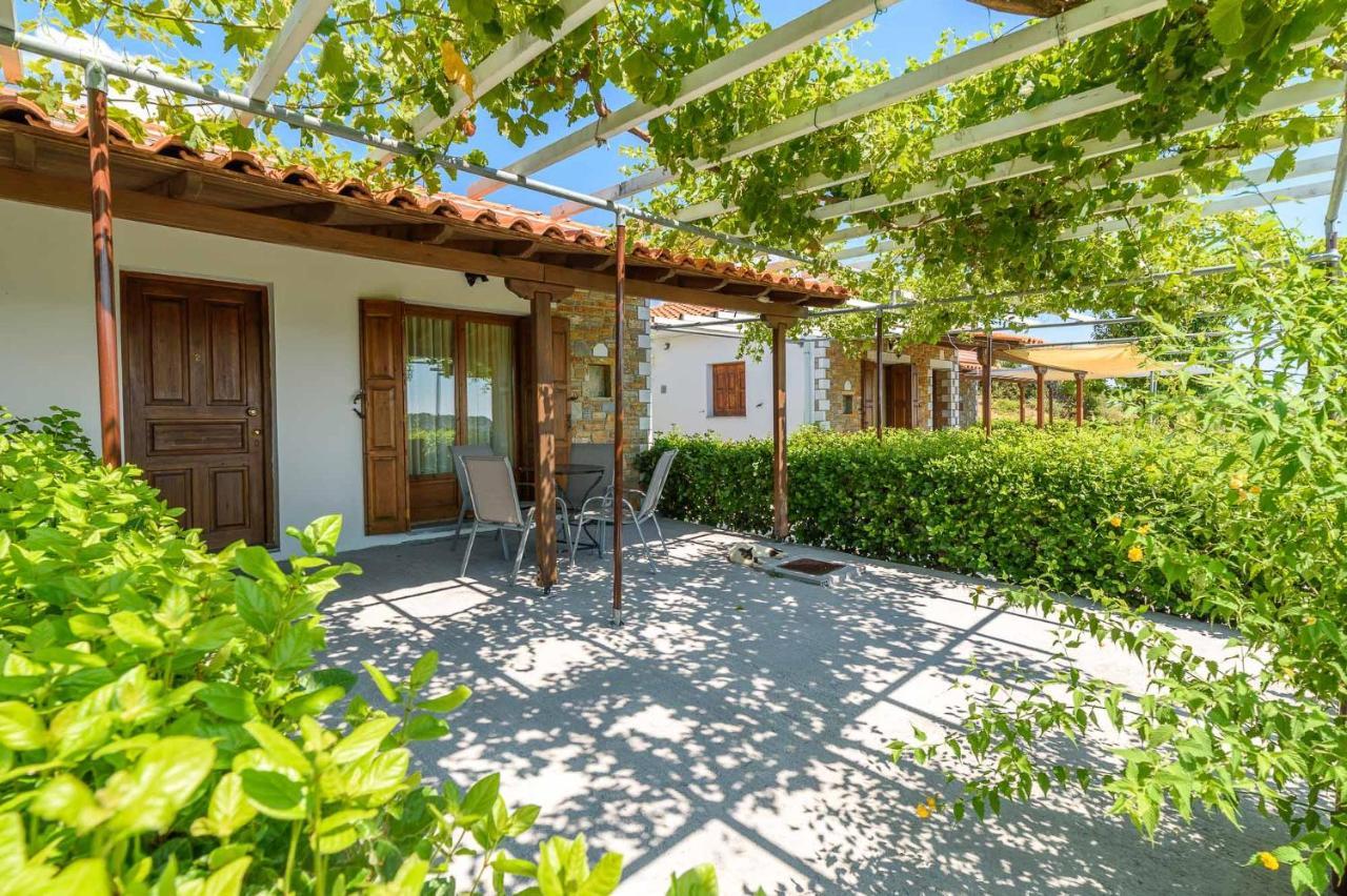 Leonidas Xinovrisi Exterior foto