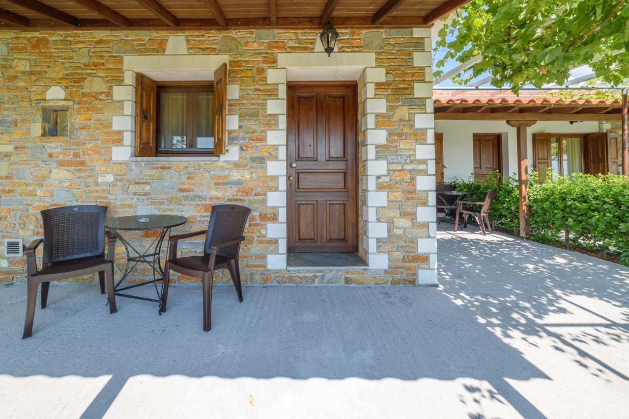 Leonidas Xinovrisi Exterior foto